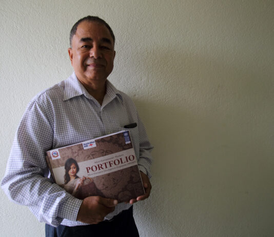 File:Mr. Narendra Rasaily, Marketing and Appropriate Technology Support Specialist(MATSS) at MEDEP is an Australian Alumni, Kathmandu, Nepal. (10702762815).jpg