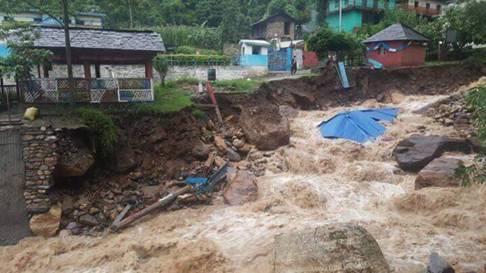 बागलुङमा वर्षाजन्य विपद् — प्रतिनिधिमूलक तस्बिर बागलुङमा वर्षाजन्य विपद्का कारण प्रभावित सडक तथा बस्तीको प्रतिनिधिमूलक तस्बिर