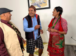 ‘म तर्चु कि क्या हो’ आजदेखि प्रसारणमा, अमेरिका हुँदै विश्वभरका नेपालीलाई जोड्ने प्रयास ‘म तर्चु कि क्या हो’ शृंखलाको दृश्यमा धुर्मुस–सुन्तली र कलाकार