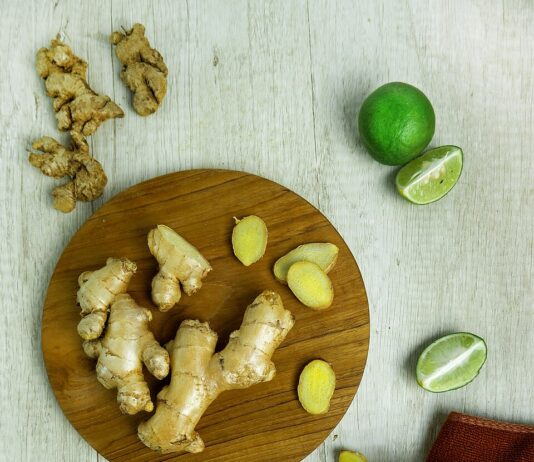 अदुवा (Zingiber officinale)