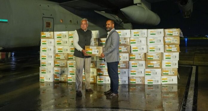 भारतको बाढी राहत सहयोग भोटेकोशी बाढी प्रभावित नेपालका लागि भारतले पठाएको राहत सामग्री