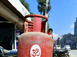 काठमाडौंमा एलपीजी ग्यास सिलिन्डर
