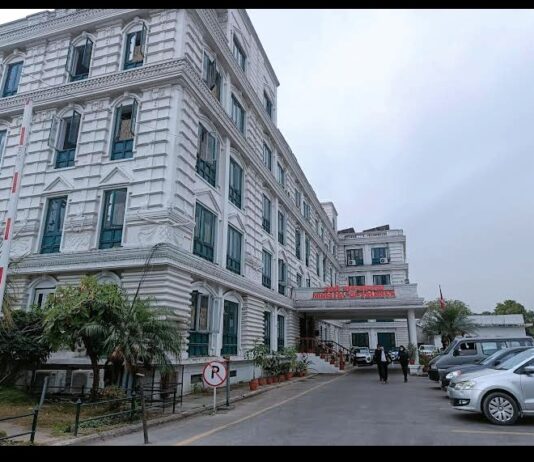 काठमाडौंस्थित नेपाल सरकारको अर्थ मन्त्रालय भवन