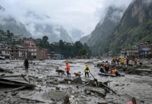 भोटेकोशी बाढीमा बेपत्ताको संख्या ६ हजार १५० पुग्यो, १ हजार ४०३ शव फेला नेपालको बाढी प्रभावित क्षेत्रमा उद्धार टोली