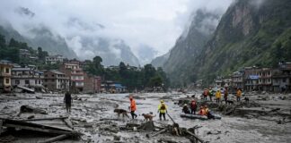 नेपालको बाढी प्रभावित क्षेत्रमा उद्धार टोली