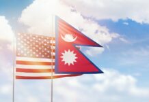 अमेरिकाले नेपाललाई बाढी पुनःस्थापनाका लागि थप ३१ मिलियन डलर सहायता दिने नेपाल र अमेरिकाका झण्डा