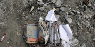 रसुवाको बाढी प्रभावित बेट्रावती क्षेत्रमा भेटिएका किताब र कापी