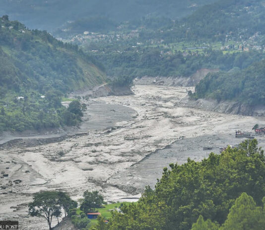रसुवागढी सडक पुनर्निर्माणमा चीनको सहयोगको सकारात्मक संकेत, अस्थायी ट्र्याक खोल्ने तयारी भोटेकोशी बाढीपछि रसुवागढी क्षेत्रको क्षतिग्रस्त मार्ग