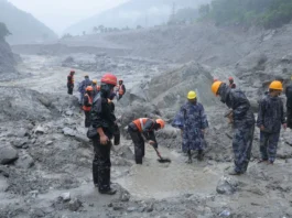 त्रिशूली–३ए जलविद्युत् क्षेत्रमा उद्धार तथा खोजी कार्य गर्दै सुरक्षाकर्मी