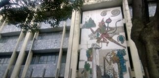 काठमाडौंस्थित वीर अस्पतालको भवनको बाहिरी दृश्य