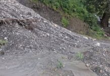हुम्लाको सडकमा पहिरोपछि अवरुद्ध भएको मार्ग