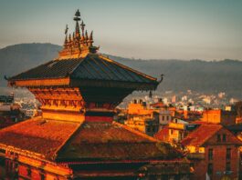 नेपालको परम्परागत मन्दिरको प्रतिनिधिमूलक दृश्य; महानवमीको प्रत्यक्ष कार्यक्रमको तस्बिर होइन