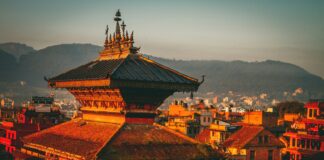 नेपालको परम्परागत मन्दिरको प्रतिनिधिमूलक दृश्य; महानवमीको प्रत्यक्ष कार्यक्रमको तस्बिर होइन