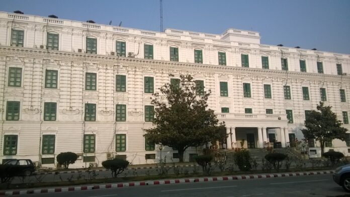 सिंहदरबारस्थित सरकारी कार्यालय सिंहदरबारस्थित सरकारी कार्यालयको प्रतिनिधिमूलक तस्बिर