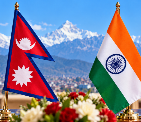 नेपाल–भारतका सीमा सुरक्षा प्रमुखहरूको बैठकमा सीमापार अपराध नियन्त्रण मुख्य एजेन्डा नेपाल र भारतका राष्ट्रिय झण्डा सँगसँगै राखिएको प्रतिनिधिमूलक तस्बिर
